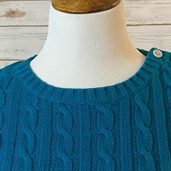Lands’ End cable-knit sweater - Picture 2 of 6